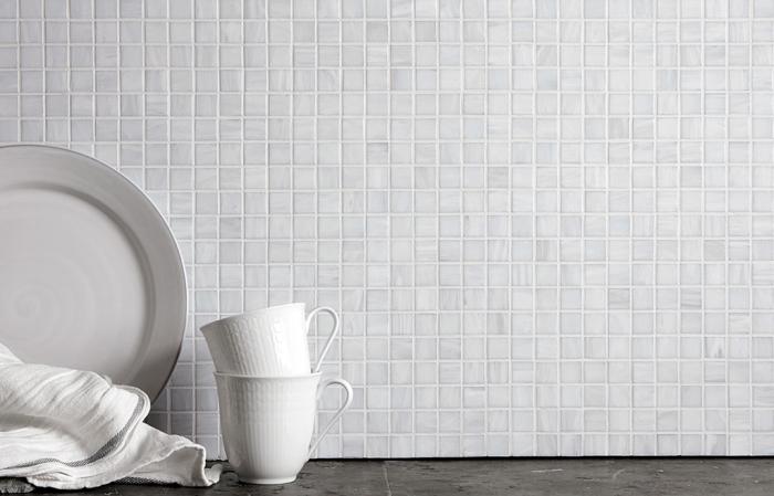 A0006 Glasmosaik Vit melerad