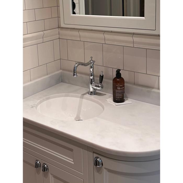 Tvättställsblandare Oxford med hög svängbar pip