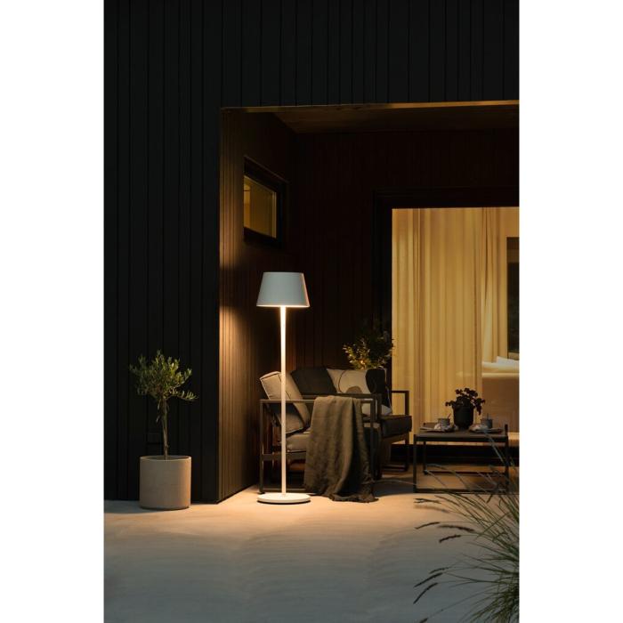 Golvlampa Ute Pomezia USB