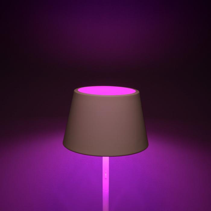 Golvlampa Ute Pomezia USB