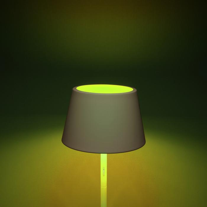 Golvlampa Ute Pomezia USB
